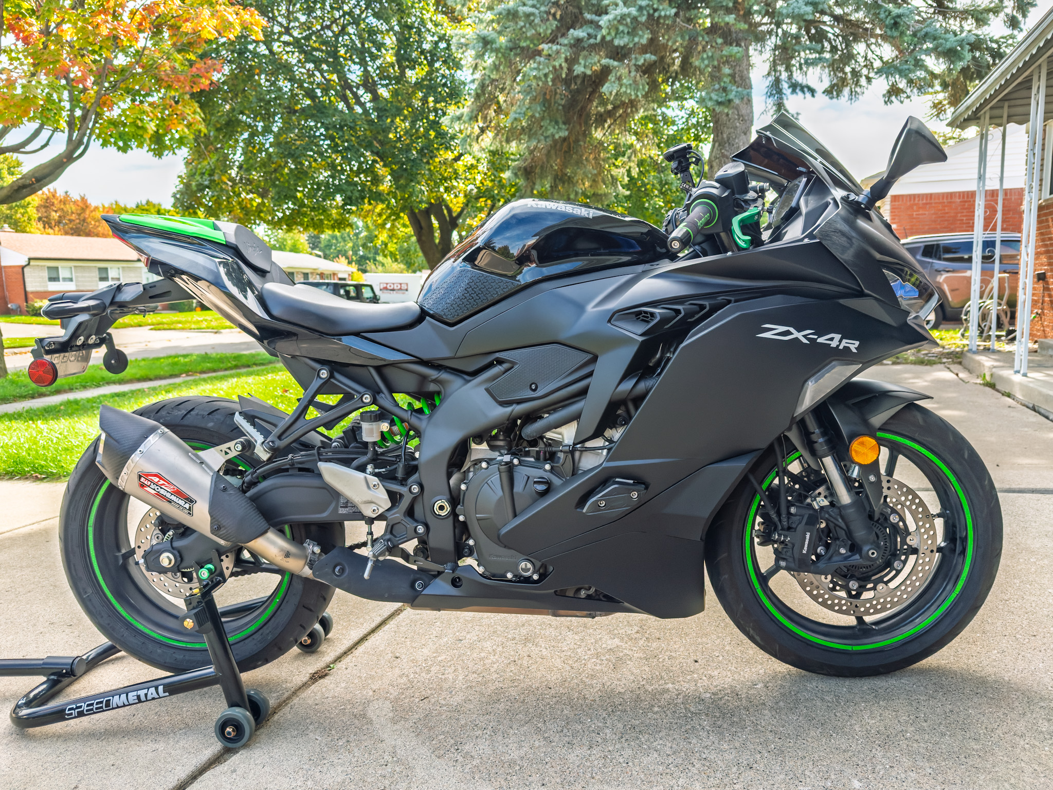 ZX-Id10t's Kawasaki ZX4RR